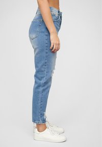 Cloud 5ive HIGH-WAIST DESTROYED - Široke kavbojke - blue denim