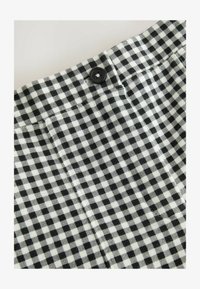 Sélectionné, black white gingham