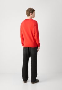 BOSS EVER - Pulover - open red