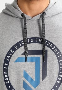 Jack & Jones Felpa con cappuccio - mottled light grey