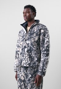 Nike ACG TFADV WNDPF - Forro polar - lt orewood brn/black/anthracite/summit white)