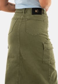 LOLA CASADEMUNT Falda vaquera - vert