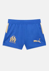 Modré športové šortky z priedušného materiálu, s zlatým logom Marseille a zlatým logom Puma na boku. Ľahké a navrhnuté na šport.