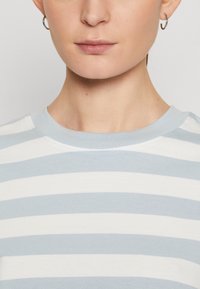 Selected Femme SLFESSENTIAL TEE - Apdrukāts T-krekls - light blue