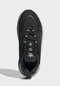 adidas Originals OZELIA Sneakersy niskie/czarny