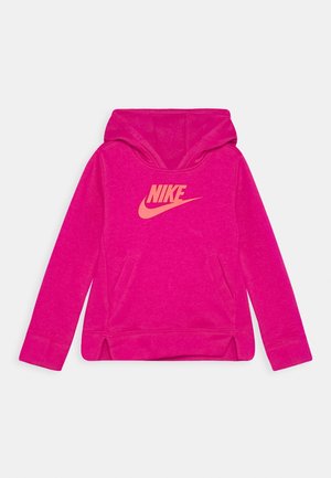 Pinkes langärmliges Nike-Hoodie mit Fronttasche und Logo in hellerer Pinkfarbe auf der Brust, dargestellt vor weißem Hintergrund.