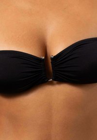 Understatement Bikiniöverdel - black