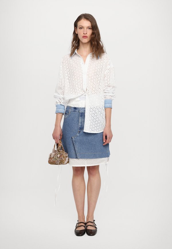 BOXER SKIRT WITH BRODERIE ANGLAISE DETAIL - Denim skirt4