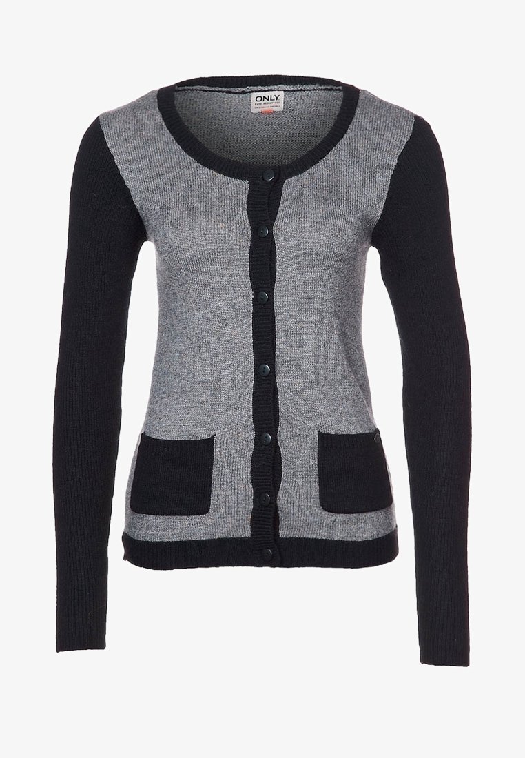 Grau und schwarzer Cardigan mit rundem Ausschnitt, durchgehendem Knopfverschluss, zwei vorderen Taschen und gerippten Bündchen. Aus gestricktem Stoff.