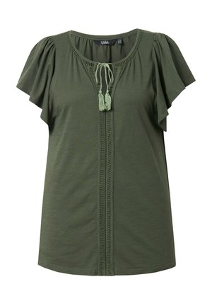 Groene top met korte mouwen, voorzien van een ronde hals, voorste franjen en een textuur van verticale stiksels in het midden. Zacht, lichtgewicht materiaal.