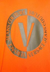 Versace Jeans Couture NEW V EMBLEM BIG - Sweatshirt - flame orange
