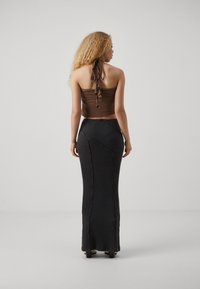 BDG Urban Outfitters IRIS RUFFLE HALTER - Top - chocolate
