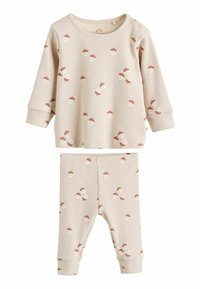 Beige, geripptes Langarmoberteil und passende Hose mit einem Eichelmuster in Braun und Creme. Enthält Knopfdetails an den Schultern.