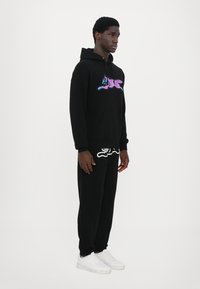 Icecream RUNNING DOG POPOVER HOOD - Hoodie - black