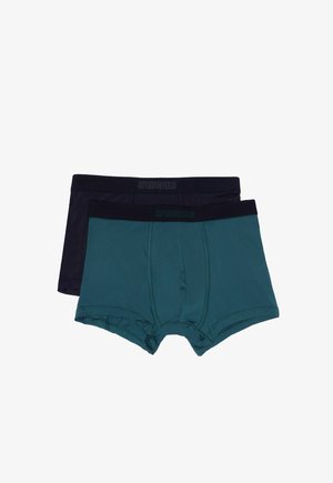 Due paia di boxer: uno blu scuro e uno verde teal. Entrambi presentano un design a tinta unita e una cintura elastica con il marchio "SPRINGFIELD".