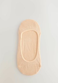 Beige unsichtbare Socke aus einem strukturierten, dehnbaren Material mit einer runden Zehenpartie und niedrigem Schnitt, ausgestattet mit einem elastischen Bund.