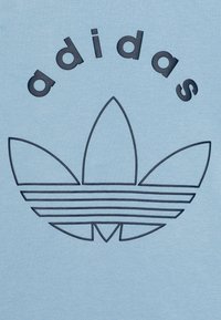 adidas Originals CREW JUNIOR UNISEX - Mikina - clear sky