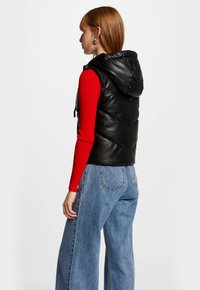 Morgan PADDED WITH HOOD - Veste sans manches - noir
