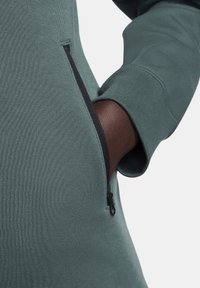 Nike Sportswear Sweater met rits - deep jungle black