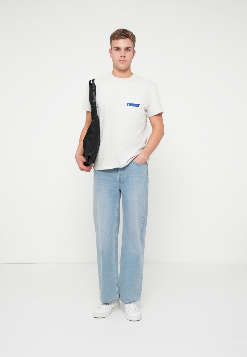 Tommy Jeans FONT PLAY - Triko s potiskem - grey heather