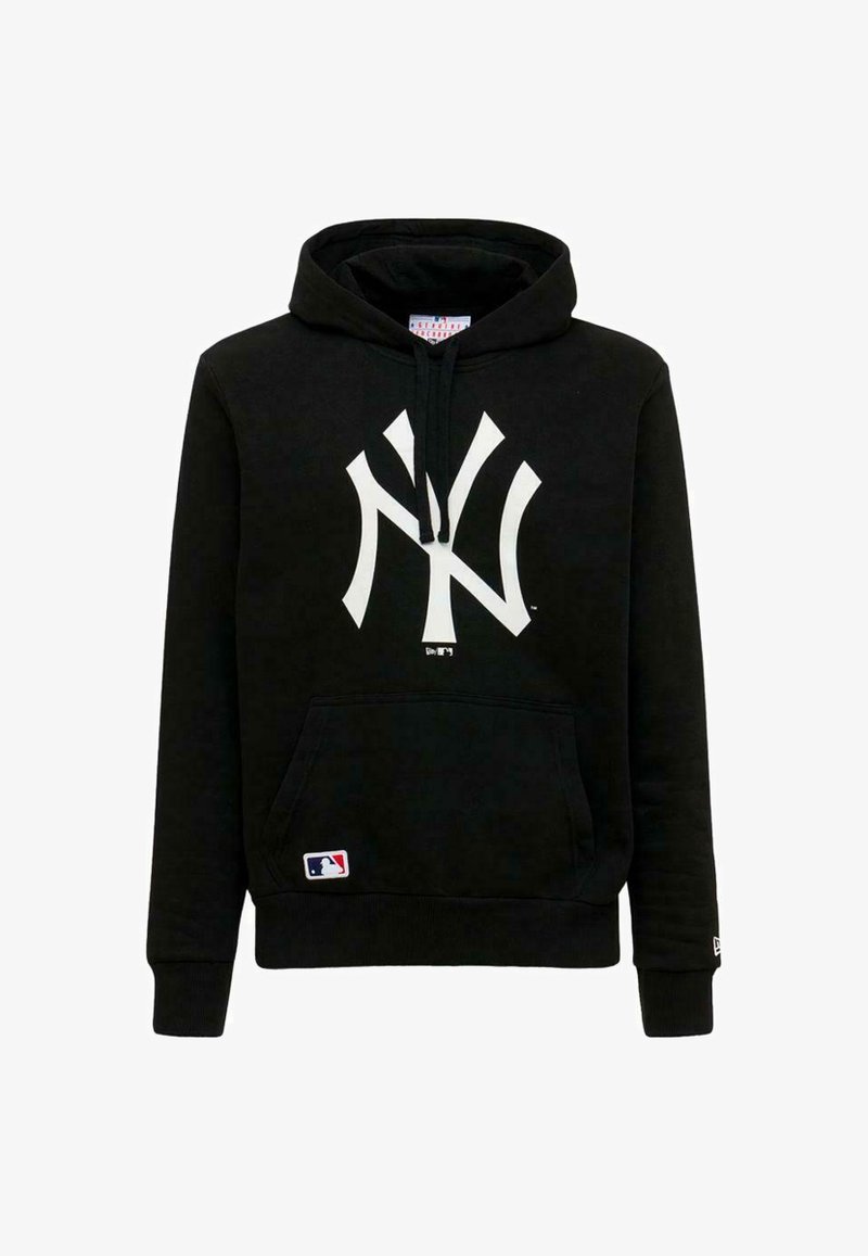 Sweatshirt preto com capuz, feito de uma mistura de algodão, apresentando um grande logótipo branco de NY na frente, bolso canguru e punhos canelados. Insígnia da MLB na bainha.