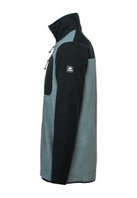 Fleece jack in zwart en lichtblauw, met een hoge kraag, ritssluiting en contrasterende schouder- en zakpanelen. Beerlogo op de mouw.