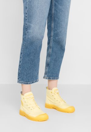 Palladium PAMPALICIOUS - Botki sznurowane