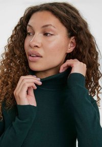 Vero Moda Svetr - pine grove