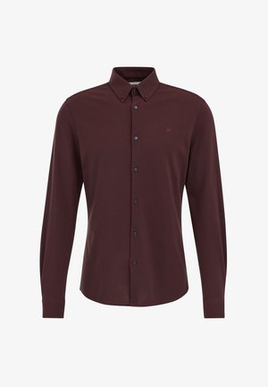 Cămașă maroon cu mâneci lungi, cu butoni, din bumbac, având un guler deschis, butoni negri și un mic logo brodat pe piept.