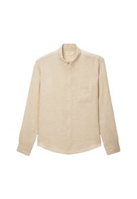 Chemise beige à manches longues et boutons, en lin, avec un col boutonné, une poche poitrine unique et un tissu texturé.