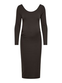 Mørkebrun ribstrikket kjole med lange ærmer og rund halsudskæring. Kjolen har en tætsiddende silhuet med rynkedetaljer i siderne og en længde til knæene.