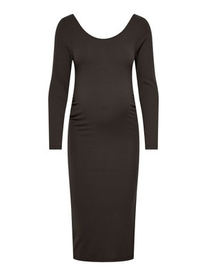 Robe côtelée marron foncé avec manches longues et encolure dégagée. Présente une silhouette ajustée avec fronces sur le côté, longueur au genou.