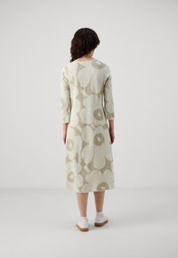 Marimekko ETEVÄ UNIKKO - Kampsunkleit - light grey/beige
