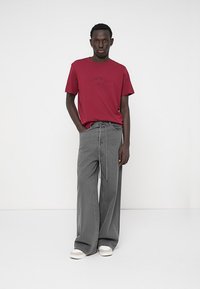 Jack & Jones JORBLEECKER BRANDING TEE - T-shirts print - tibetan red