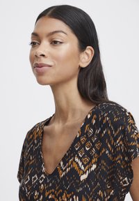 b.young BYMMJOELLA JUMPSUIT 3 - - Overal - black ethnic mix