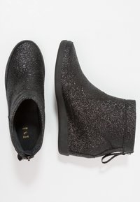Shoe The Bear Botines bajos - black