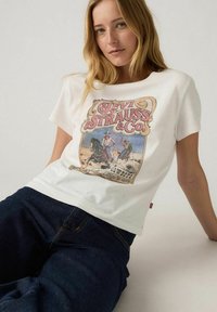 Levi's® GRAPHIC BOXY SINCE - Camiseta estampada - white