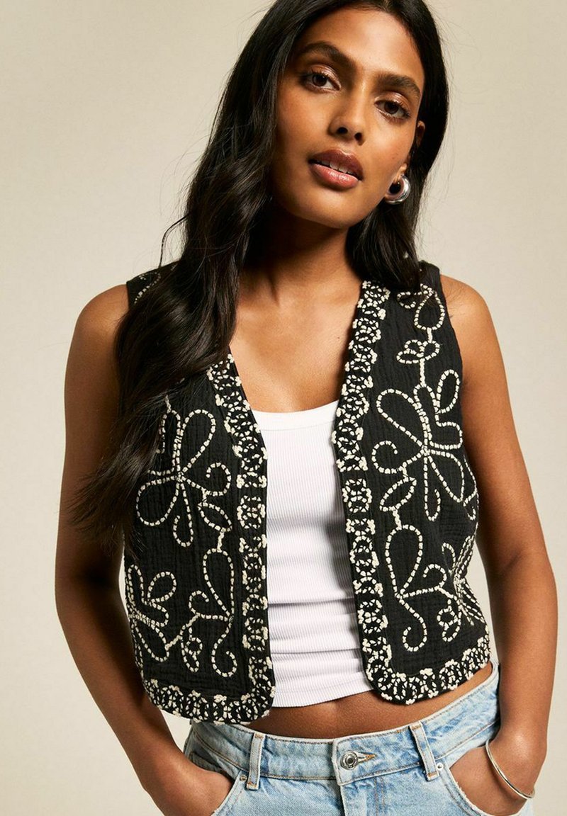 New Look - FLORAL EMBROIDERED  - Waistcoat - black, Enlarge