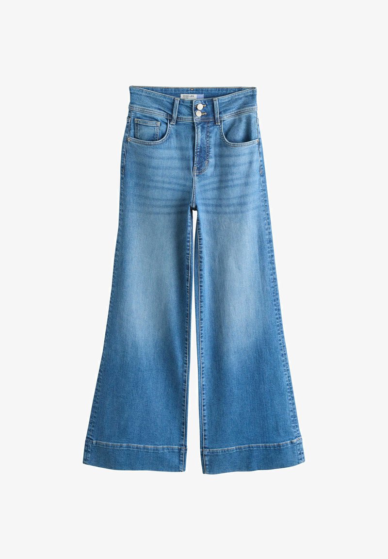 Svijetloplave široke traperice visokog struka s dvostrukim kopčanjem na gumbe te džepovima sprijeda i straga, prikazane ravno na bijeloj pozadini.