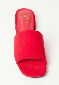Friends Like These REGULAR FIT - LOW BLOCK HEEL FIT - Matalakantaiset pistokkaat - red