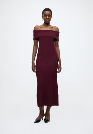 HARRO PLEATED KNIT DRESS - Pletené šaty - deep plum