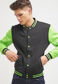 Urban Classics 2 TONE COLLEGE  - Mikina na zip - black/light green