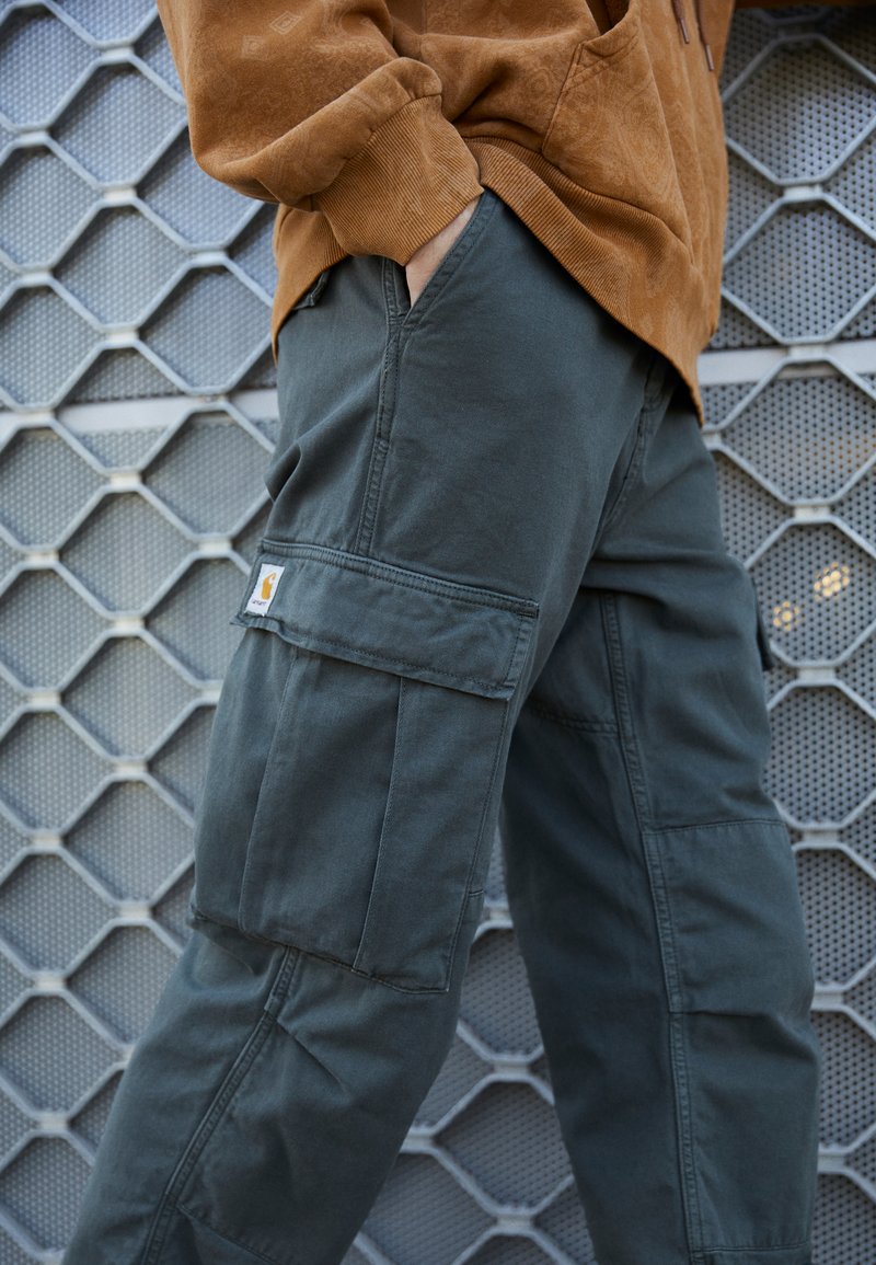 carhartt regular cargo