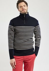 Non sélectionné, navire sandstone chiné