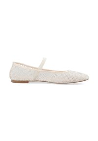 Bailarinas de malla blanca con punta afilada, tira elástica y suela plana. Presentan un delicado patrón de diamantes y un sutil brillo.