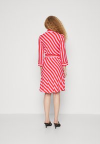 YAS YASSAVANNA SHORT SHIRT DRESS - Skjortklänning - cyclamen/bittersweet