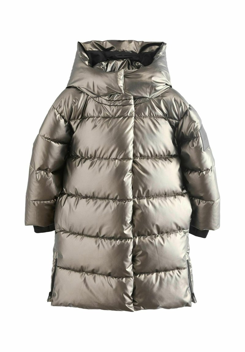 Metallic silberner gepolsterter Wintermantel mit breitem Kragen, langen Ärmeln, seitlichen Reißverschlüssen und einem leicht glänzenden Finish.
