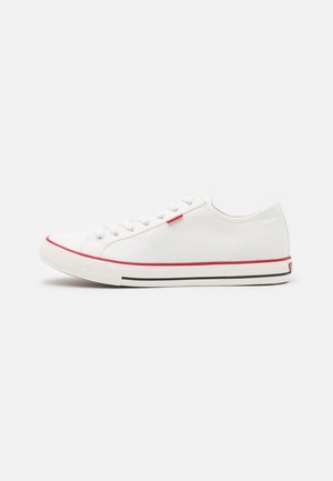 Levi's® HERNANDEZ - Zapatillas - regular white