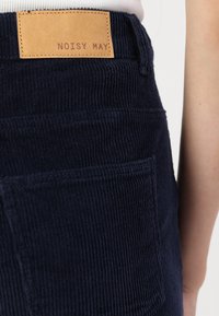 Noisy May NMCORD YOLANDA WIDE LEG - Kelnės - navy blazer