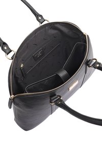 Zwarte leren handtas met gouden rits, twee handgrepen en een interieur met een ritsvak en gestikte compartimenten.